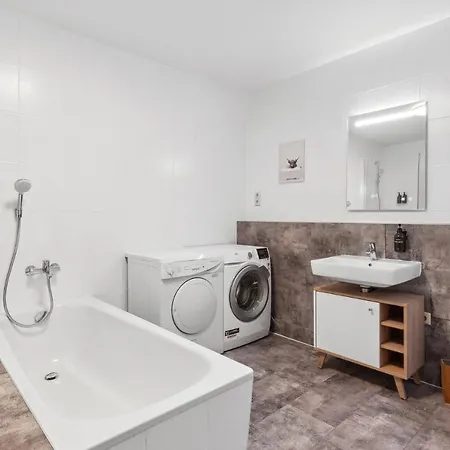 Апартаменты Ehrenberg Am Markt Fuer 6 Делич